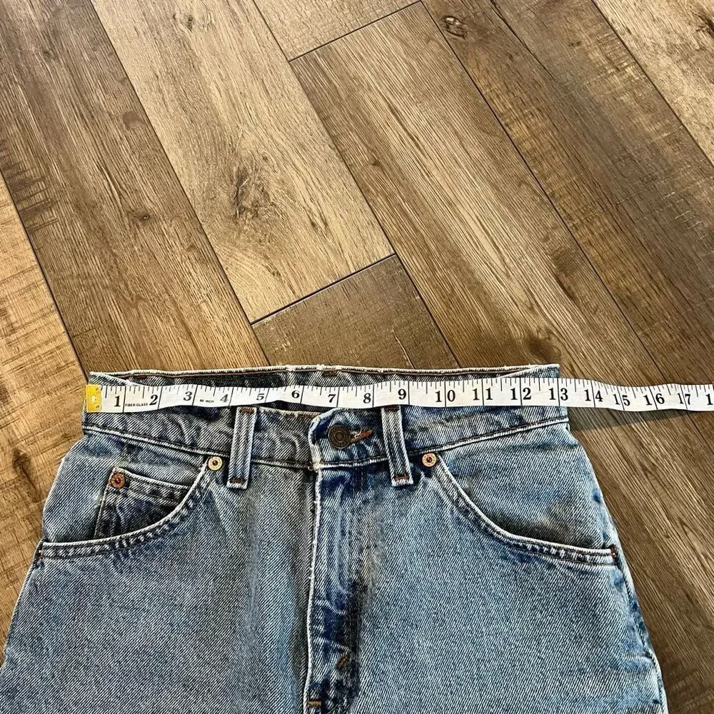 Vintage women’s 921 Levi’s shorts high rise size 6